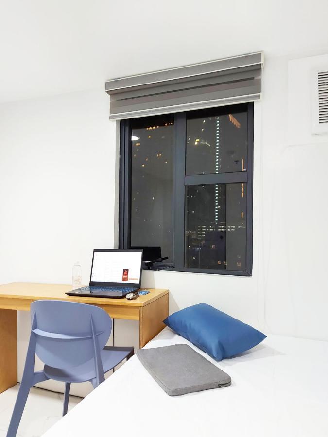 Airobedz Mckinley - Near Sm Aura Hotel มะนิลา ภายนอก รูปภาพ