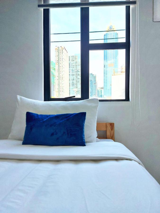 Airobedz Mckinley - Near Sm Aura Hotel มะนิลา ภายนอก รูปภาพ
