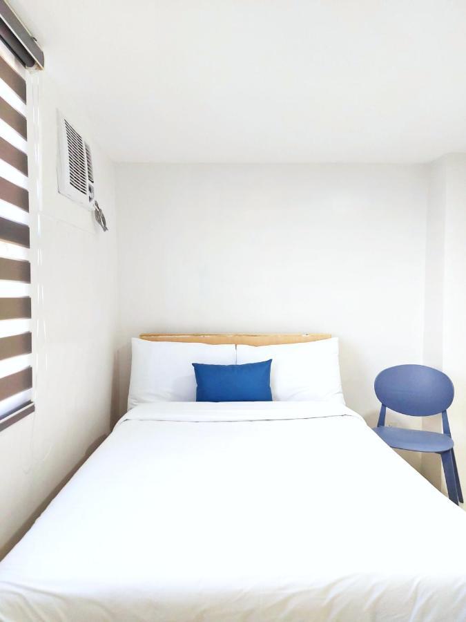 Airobedz Mckinley - Near Sm Aura Hotel มะนิลา ภายนอก รูปภาพ